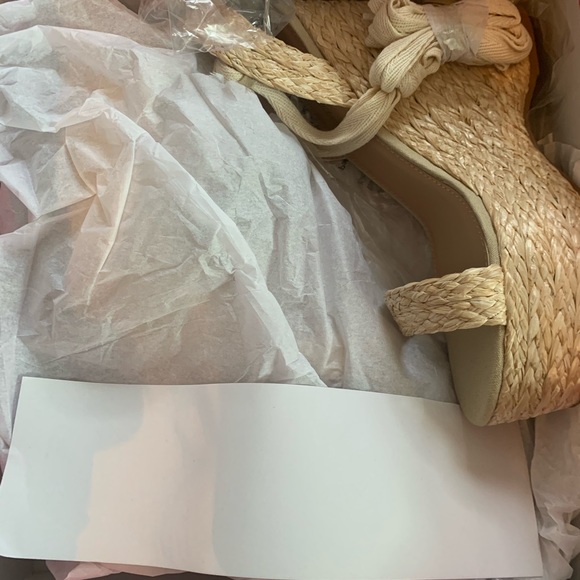 size 9 tan wedges - Picture 5 of 5